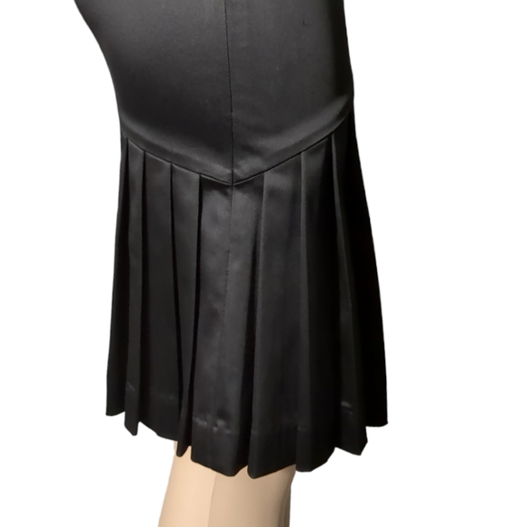 BEBE Gorgeous Black Satin Skirt Size 6,. - Picture 12 of 15